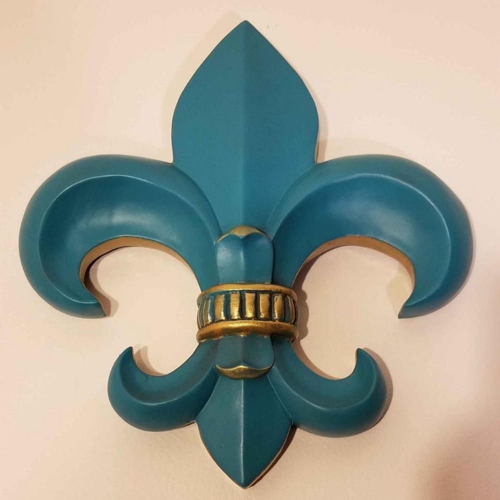 Beautiful Fleur D' Lis Wall Art Decor